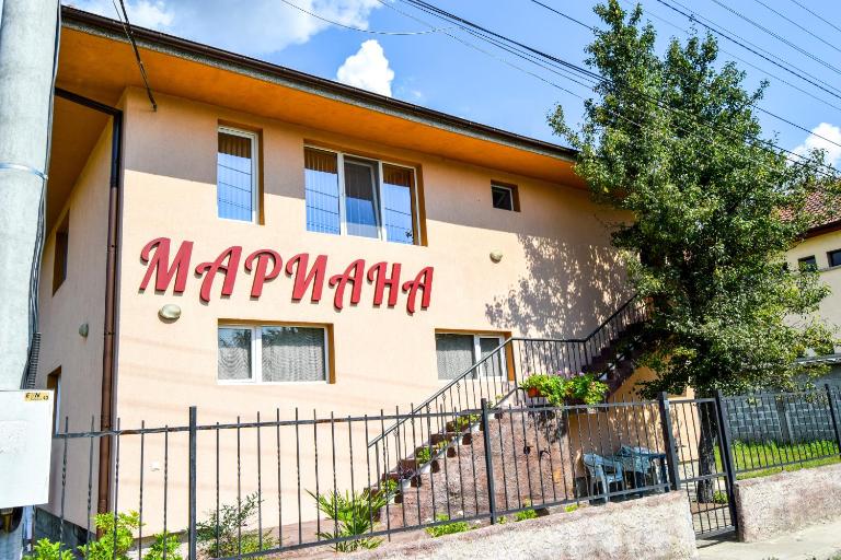 Mariana Apartment - B&B Pavel Banya