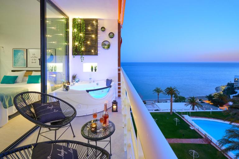 SUITE DEL MAR Luxury apartment with jacuzzi - B&B Torremolinos