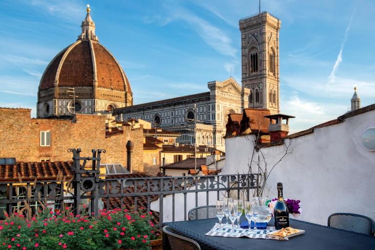Borgo San Lorenzo Attico Duomo - Bed and Breakfast Florence