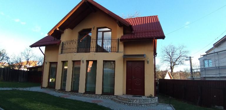 Pensiunea Vila Mocanilor - Chambres d'hôtes Săcele