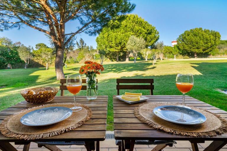 PARAISO DE ALVOR - A true paradise in an amazing nature place with direct access to the pool - Peace and relax - next to Alvor Village and the beach - B&B Alvor