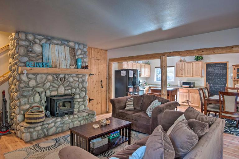 7 Mi to Heavenly Ski Resort: Cozy Tahoe Cabin - Ferienwohnung South Lake Tahoe