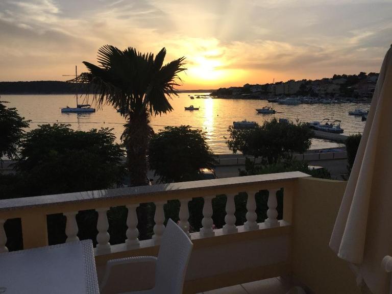 Apartments and Rooms Villa Luci - B&B Barbat
