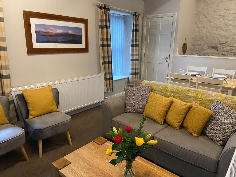 Brampton Holiday Homes - The Mews Apartment, Brampton Town Centre, Hadrians Wall - B&B Brampton