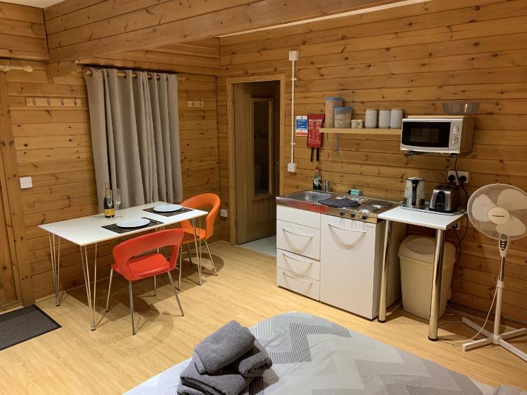 Southernwood - Garden Lodge 4 - Ferienwohnung Didcot