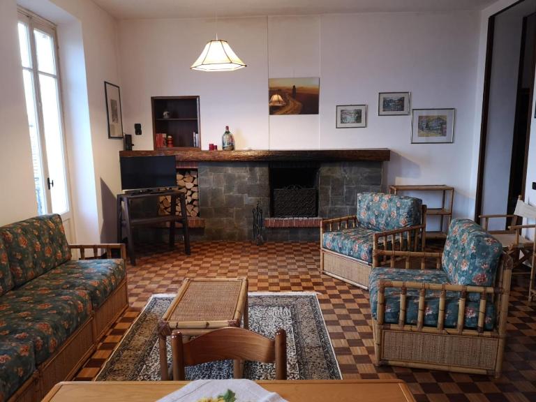 Appartamento LE DUE ROCCHE - Ferienwohnung Arona