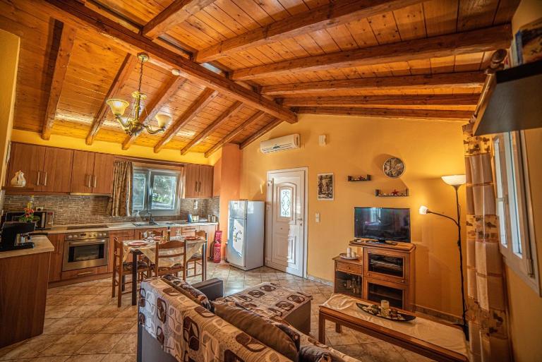 TSOUKIAS HOUSE - Chambres d'hôtes Palaiokastrítsa