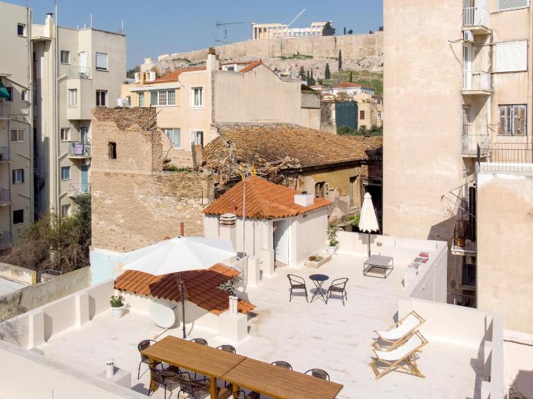Acropolis Heights at the foot of the Parthenon - B&B Atenas