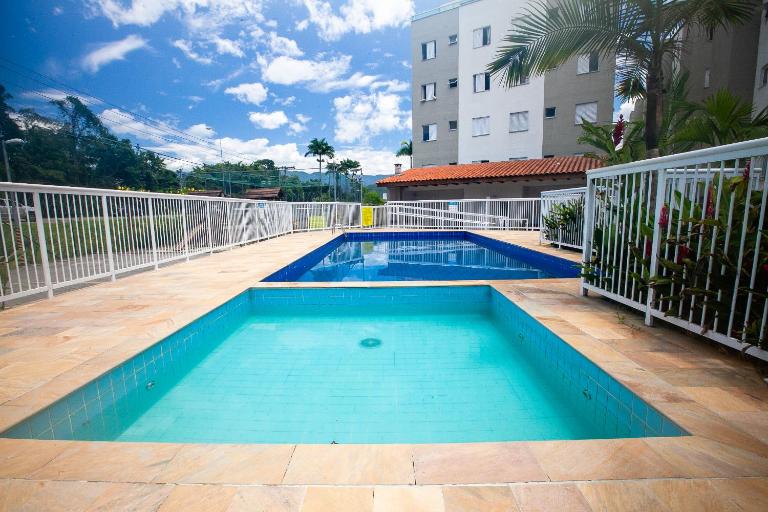Jardim das Palmeiras, piscinas, lazer, estacionamento coberto, prox. Praia Grande - Ferienwohnung Ubatuba