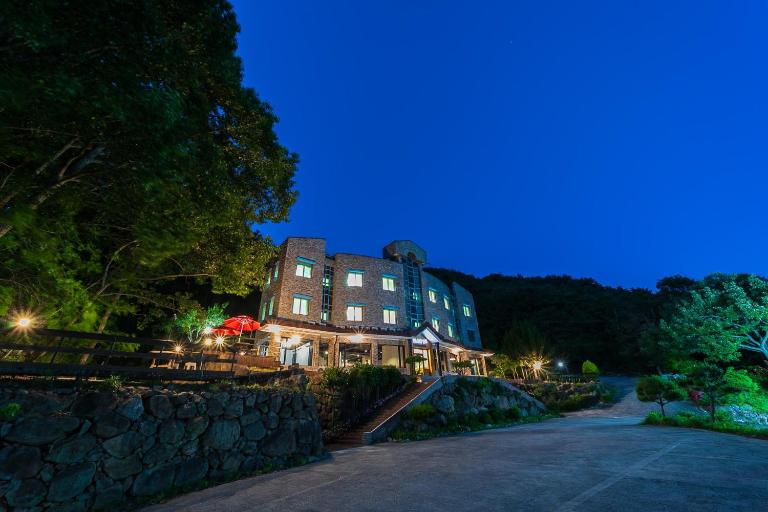 Hooni Guest House & Motel - B&B Kurye
