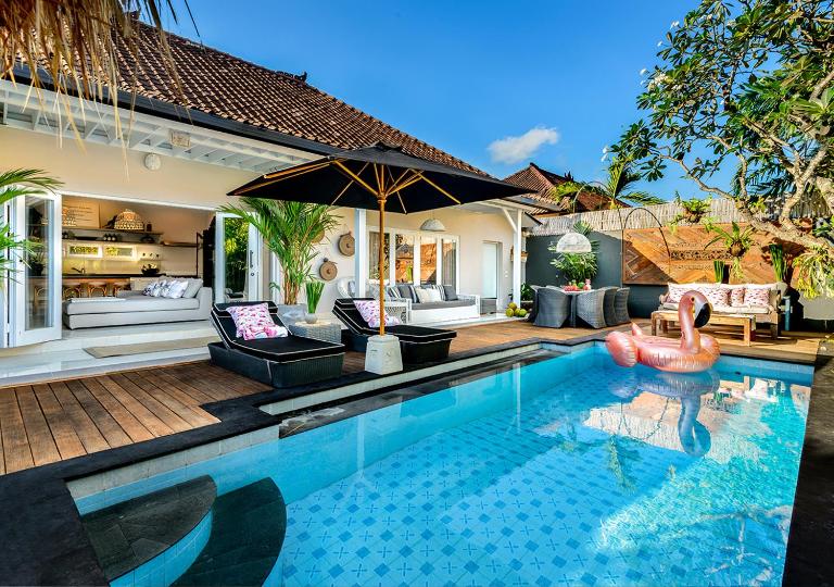 Villa Bloom 4 - 2 King bedrooms , Sleep 4 Pax, private pool, Seminyak - Bed and Breakfast Seminyak