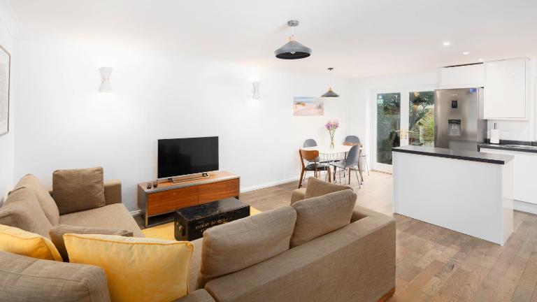 Central Portland Street with Free Parking - B&B Brighton