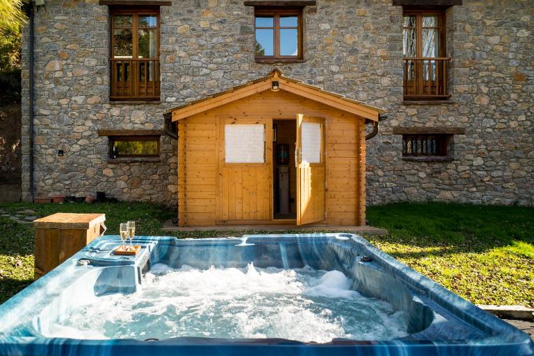 Casa Rural Molí de Fòrnols - Bed and Breakfast Fornillos