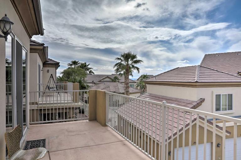 Desert Condo w/ Pool ~ 3 Miles to Colorado River! - B&B Bullhead City