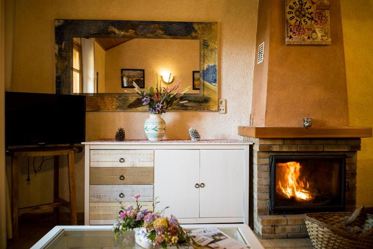Apartamento Molí de Fòrnols - Bed and Breakfast Fornillos