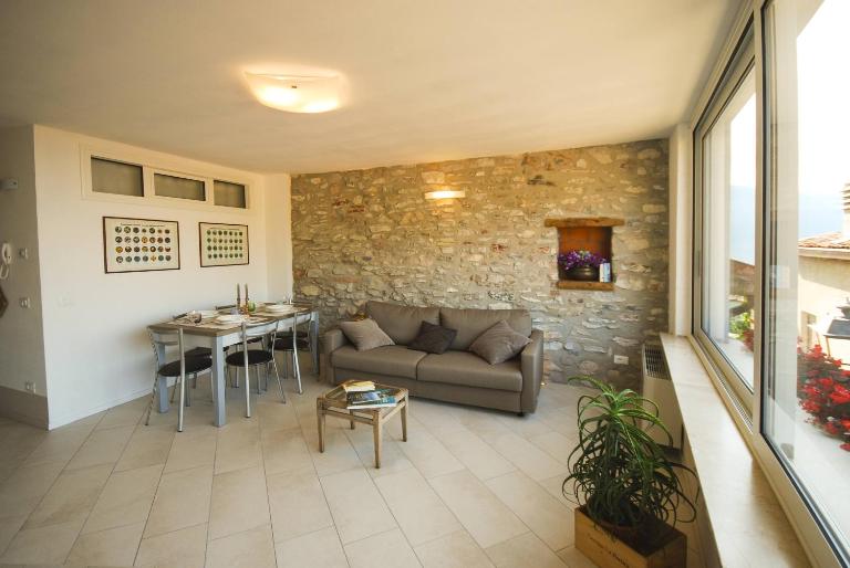 Cà de l'Adamo - Theater Home - B&B Olzano