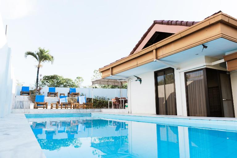 Backpackers Place in SEAVIEWHILLS BOHOL - B&B Panglao