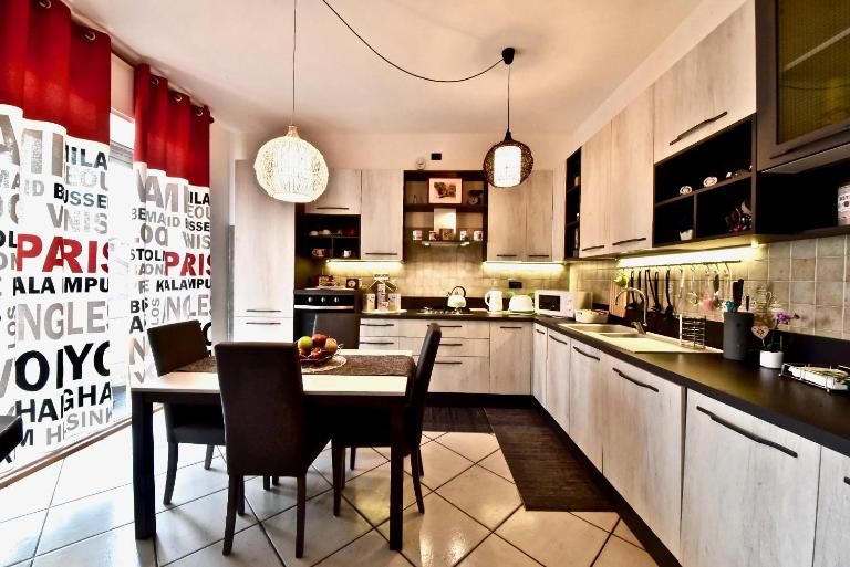 Modern apartment halfway between Milan and Como - B&B Cogliate