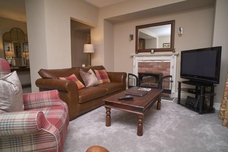 Old Bakers Cottage ground floor apartment centrally located in Grasmere with patio area - Bed and Breakfast Grasmere