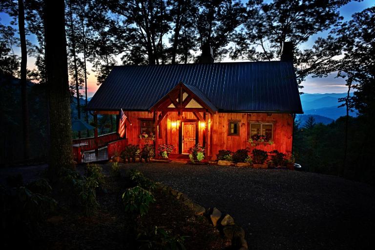 Woodsy Bryson City Cabin w/ Smoky Mountain Views! - B&B Bryson City