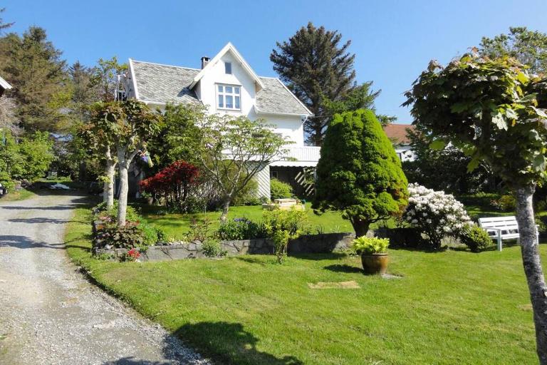 Charming flat in cosy farmhouse - B&B Skudeneshavn