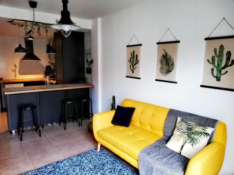 Pintoresco piso a 5 min de la playa wifi/Netflix - B&B Ares