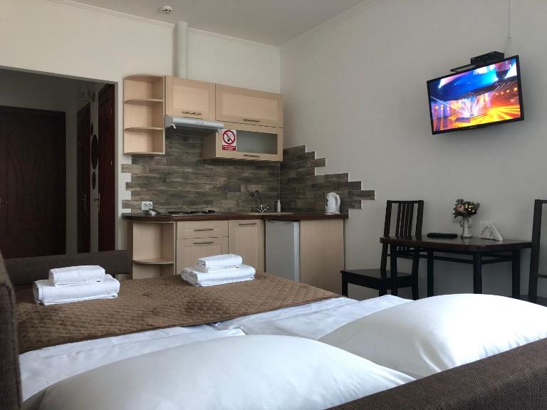 АВІА - Bed and Breakfast Oezjhorod