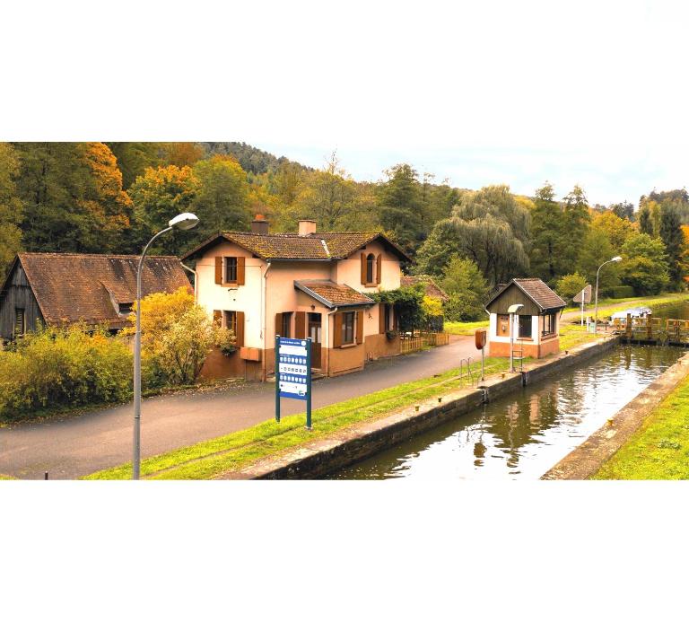 Gîte À l Écluse 18 - Chambres d'hôtes Henridorff
