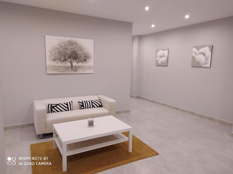 hostal la taurina - B&B Santa Olalla