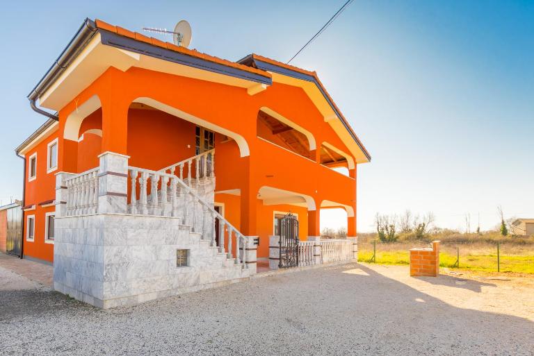 Relaxing apartment Josip - peaceful area - Bed and Breakfast Marčana