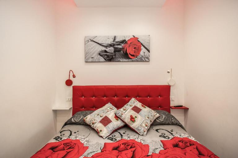 Casa Lolla, a Red Rose in Sorrento - Ferienwohnung Sorrent