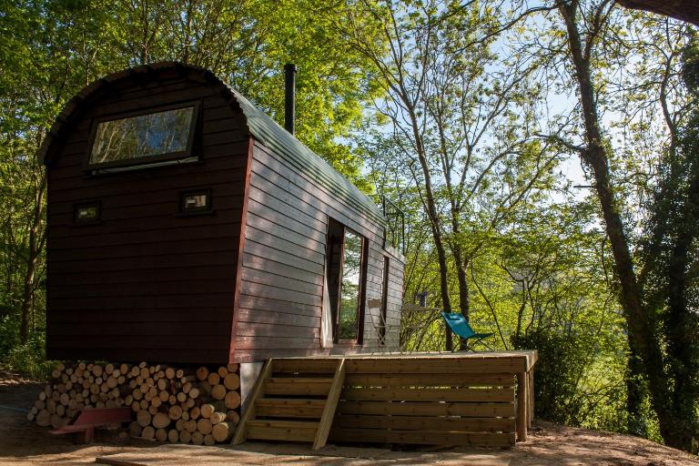 Extraordinary Huts Ltd - B&B Rye