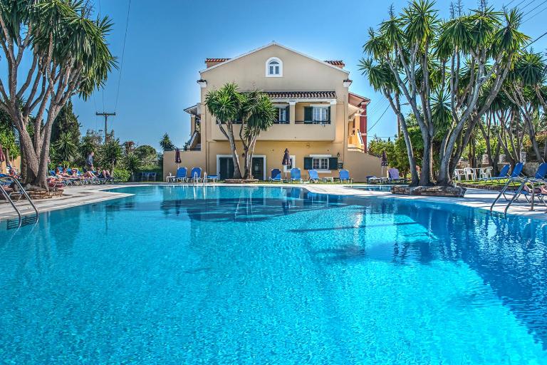 Legends Hotel Sidari Corfu - Bed and Breakfast Sidári