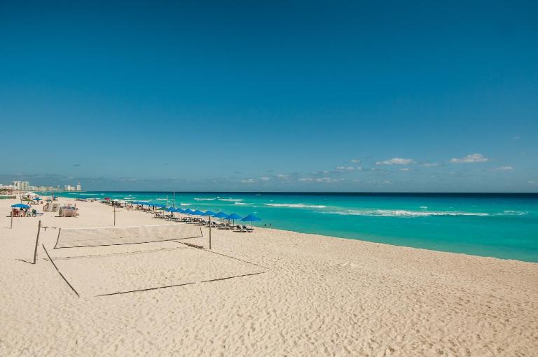 HotelZone L16 Beach Access - B&B Cancún