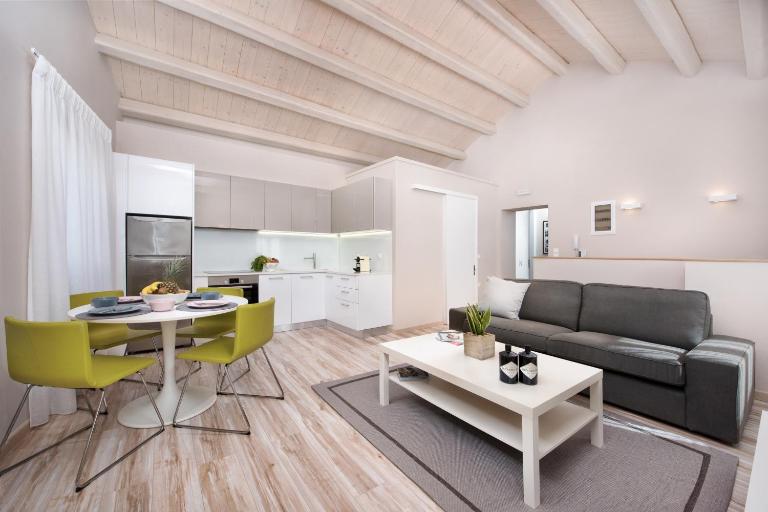 Volto Kokkini Apartment - B&B Karyófyto