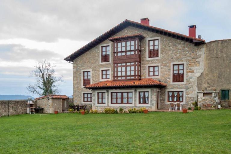 La Casona de la Bisa en Villanueva de Colombres - B&B Colombres