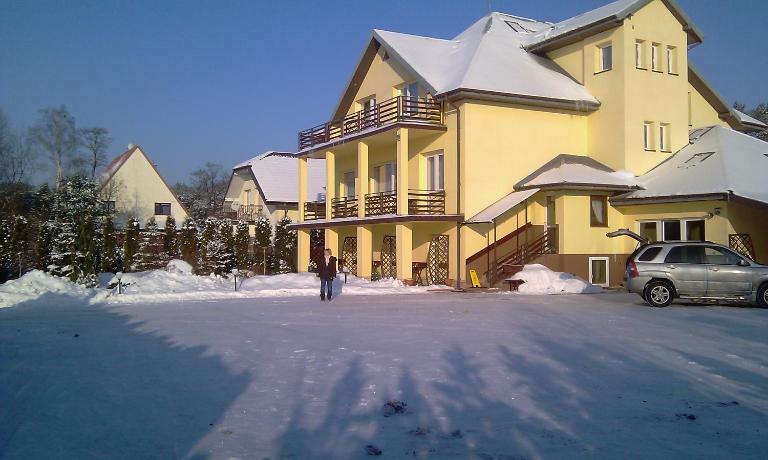 Willa Rosa - Bed and Breakfast Kajetany