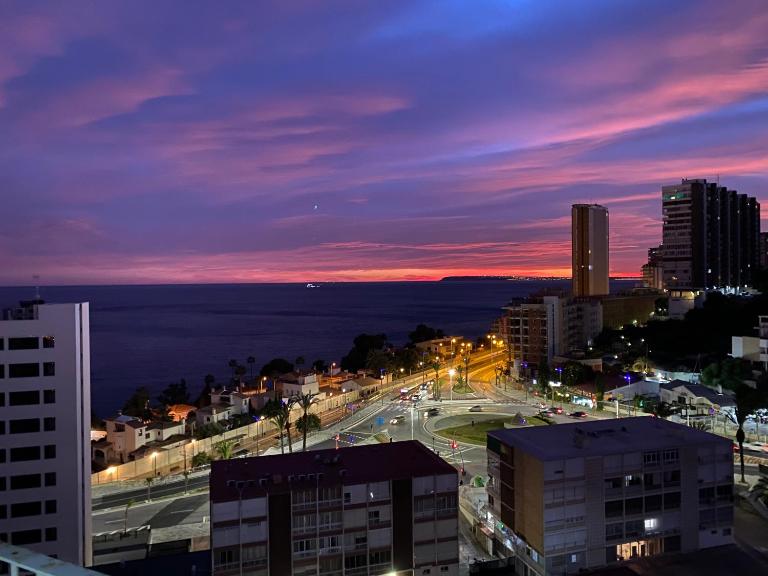 First line Apartment - B&B Alicante