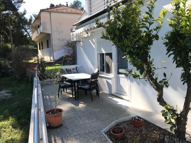 TONA APARTMENTS - B&B Trogir