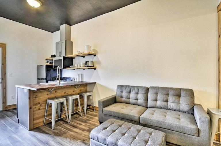 Long Beach Studio in Downtown - Walk to Ocean! - B&B Long Beach