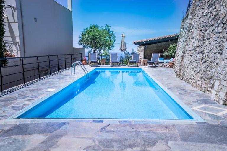 Villa Ventus, 40sqm private pool & hot tub! - B&B Roussospiti