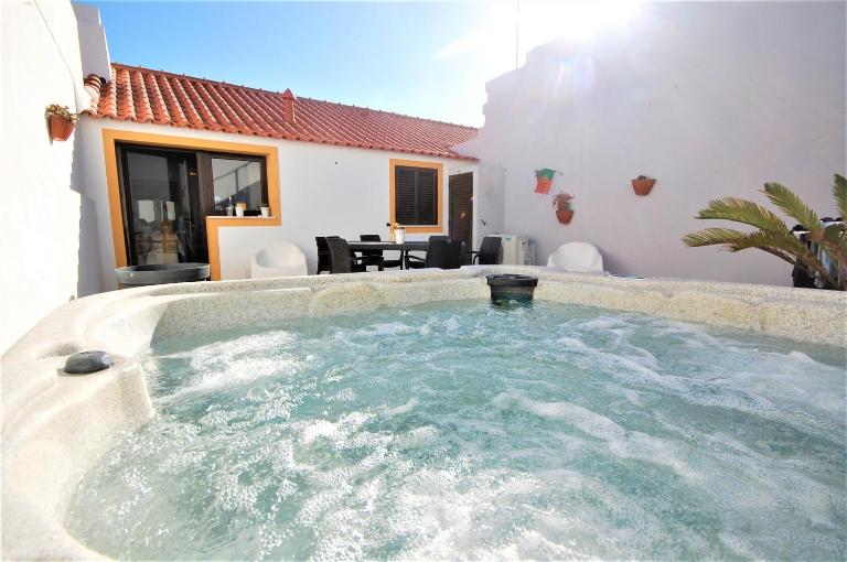 Vila - Mar - Private outdoor Jacuzzi - wifi & airco - by bedzy - B&B Albufeira