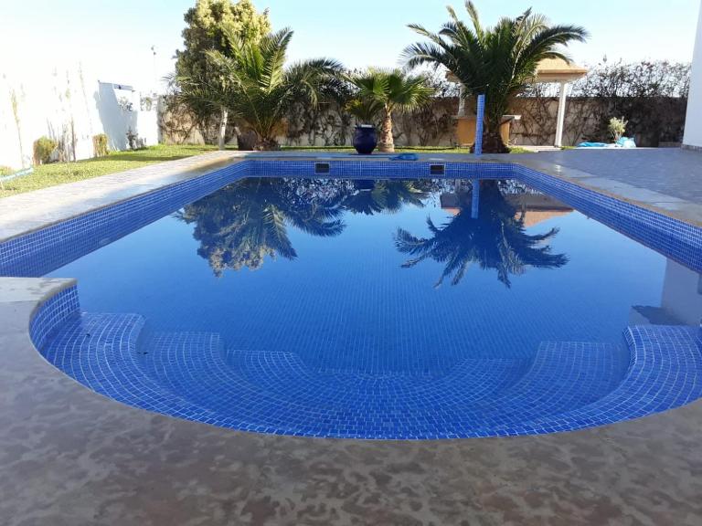Villa CLIMATISEE avec piscine privée, ras el ma - B&B Tazagouin
