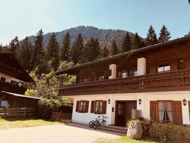 FeWo Sorgenfrei - Bed and Breakfast Schönau am Königssee