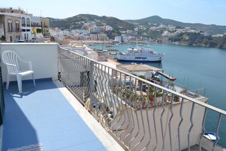 Maridea - Suarella - B&B Ponza