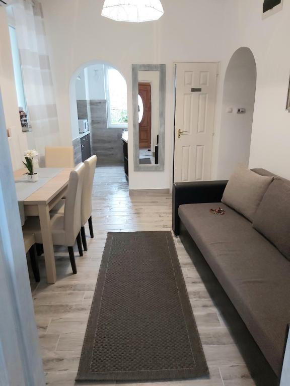 Amira apartman - B&B Eger