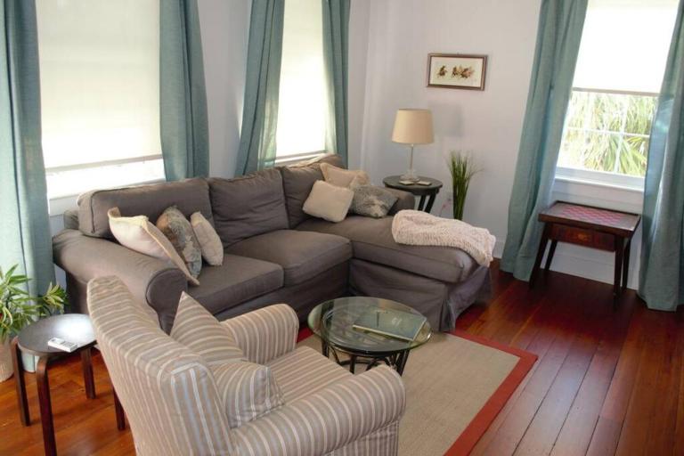 Renovated Historic Loft in the Heart of Downtown - Bed and Breakfast Beaufort
