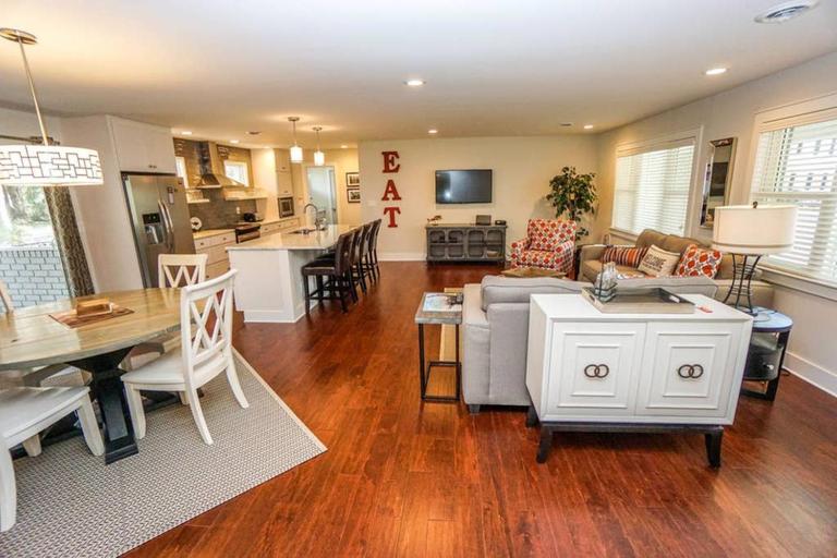Beautiful, Modern Getaway in Historic Downtown Beaufort - B&B Beaufort