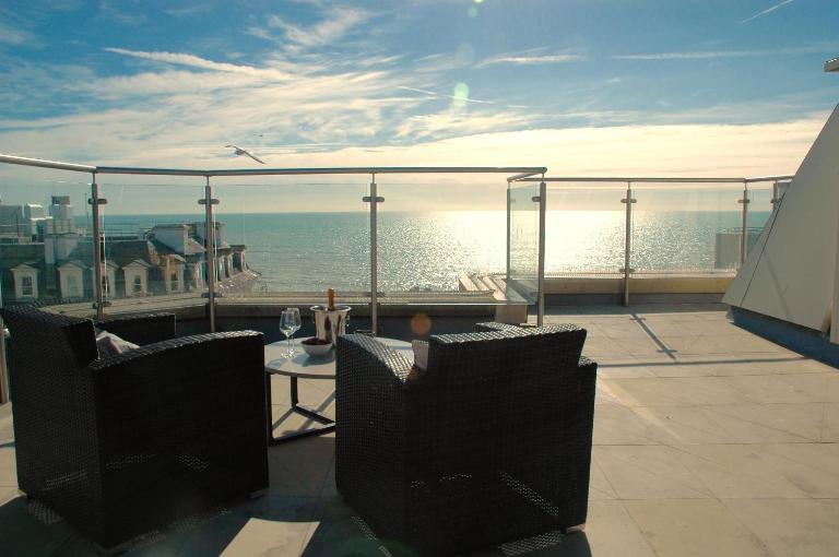 Airhost's Brighton's Best Green Diamond Escape with Sea Views - B&B Brighton
