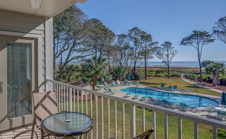 Direct Oceanfront Private Villa Overlooking Pool/Beach - South Forest Beach - Right next to Coligny Plaza - B&B Hilton Head